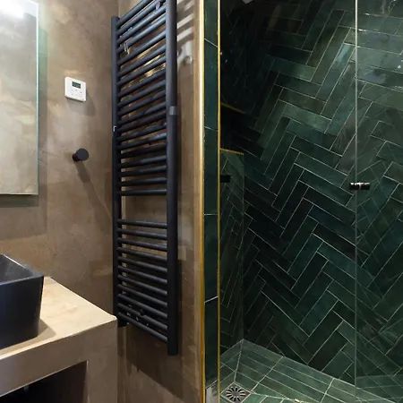 Authentic - 1br-4p - Le Marais Apartment *