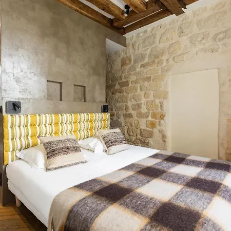 Apartment Authentic - 1br-4p - Le Marais Paris